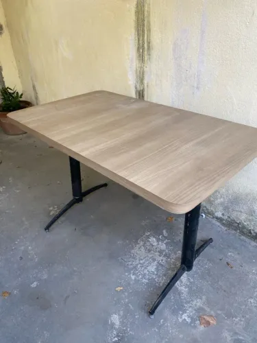 Mesa para comércio (1.2x0,70) para 4 cadeiras 