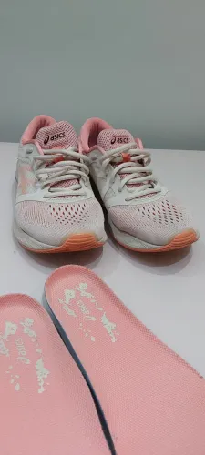 Tênis Asics- Original. Tamanho 39