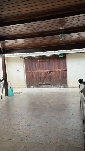 Linda casa em condomínio fechado