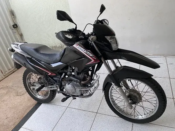 Bem conservada, revisão feita recentemente 