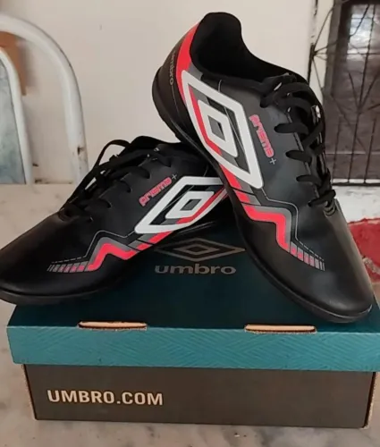 Chuteiras Umbro Tamanho 36