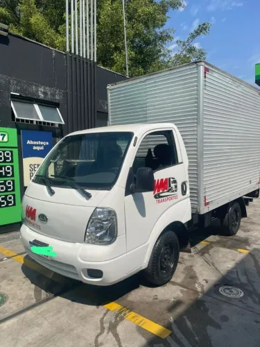 Vendo Kia bongo, Com detalhes.