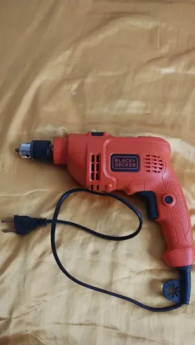Furadeira Blacker Decker nova