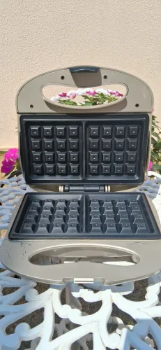 Máquina de fazer WAFFLE elétrica Britânia 220v