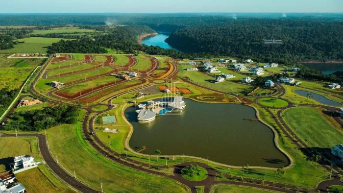 Terrenos à venda em Foz do Iguaçu no Condomínio Royal Boulevard Yacht Residence e Resort -