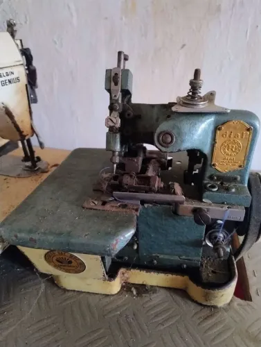 Máquina de costura overlock Dial