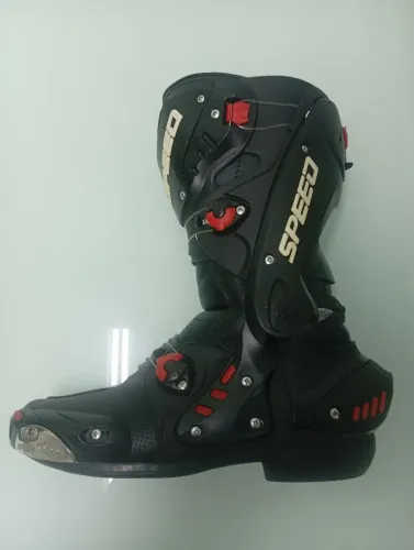Bota Speed 42-43 nova