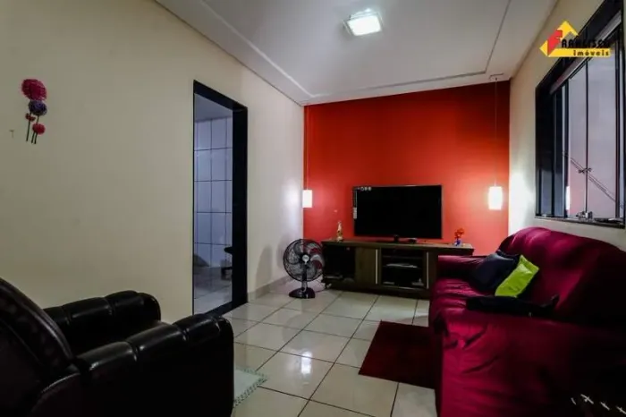Casa à venda, 2 quartos, 2 vagas, Planalto - Divinópolis/MG