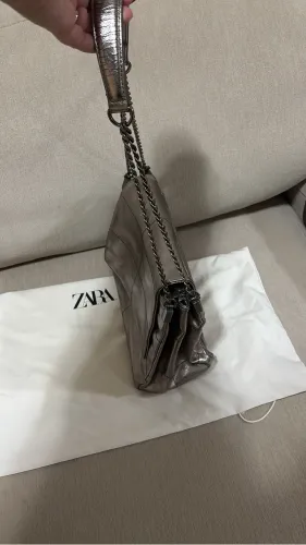Bolsa Zara corrente prata