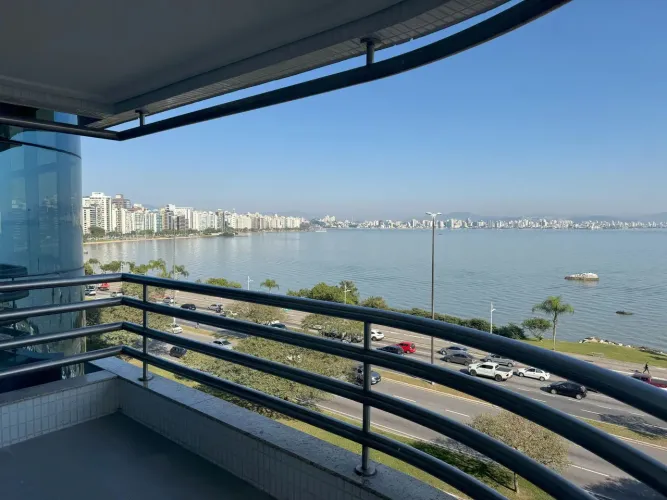 Apartamento para venda com 211 metros quadrados com 3 quartos