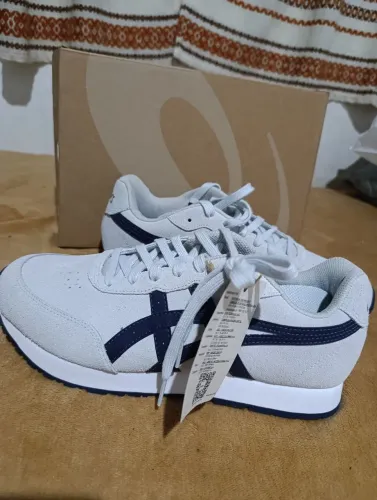 Tênis Asics Classic Branco e Azul