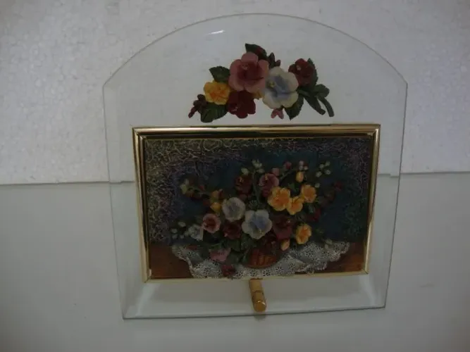 Adorno Enfeite de mesa Quadro Floral sob Vidro .