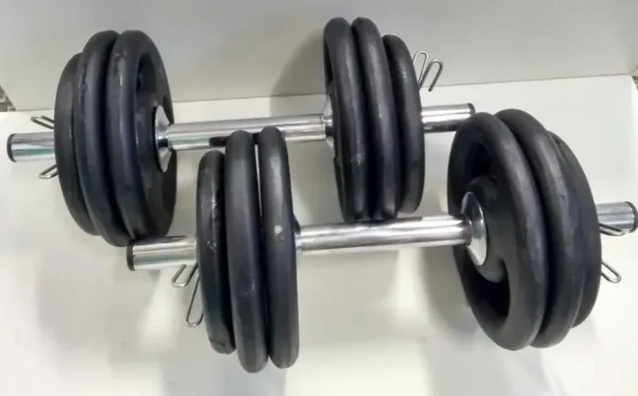 Kit Musculação: Anilhas em Ferro e Barra 40cm Curta Cromada   