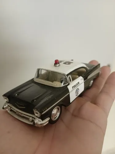 Carrinhos de ferro de brinquedo