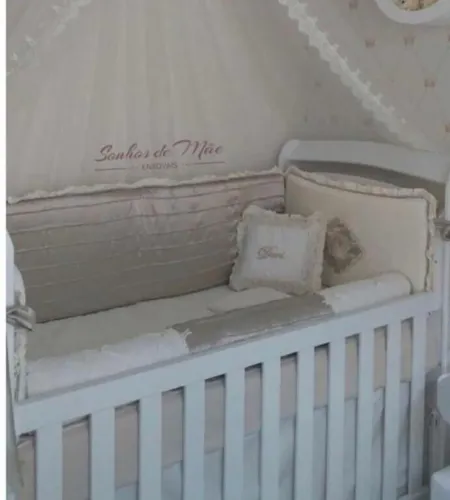 Vendo kit berço e kit cama total de 9 peças (200 fios)