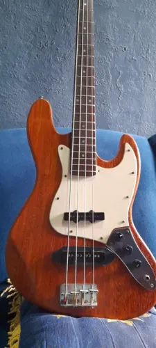 Contrabaixo Eagle Com Corpo Reformado Por Luthier