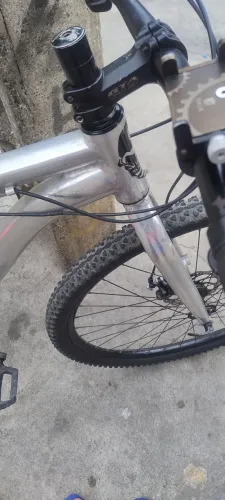 Bike aro 29 toda boa , único dono !! 