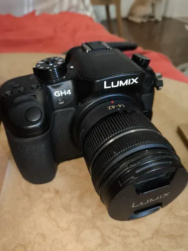 Lumix GH4