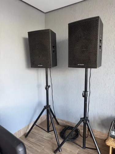 Caixas de som Attack 