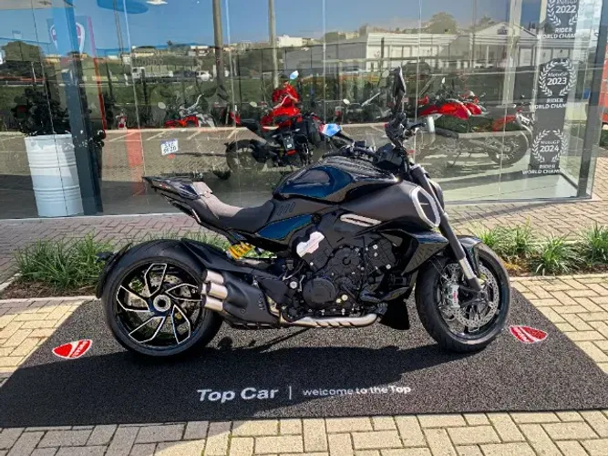 Ducati DIAVEL V4 S - Top Car