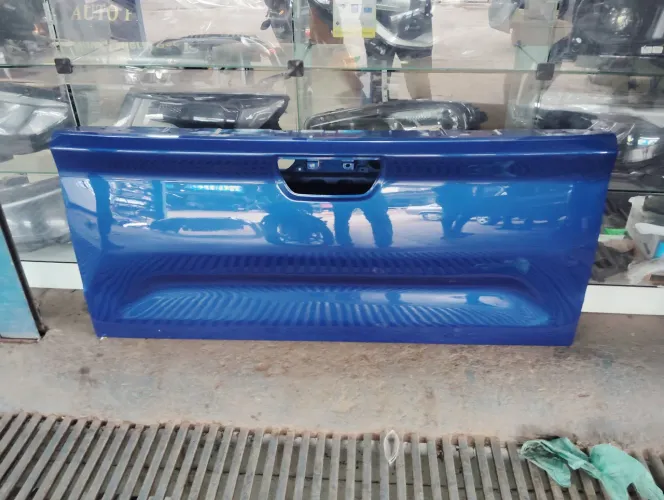 Tampa Traseira Azul rampage
