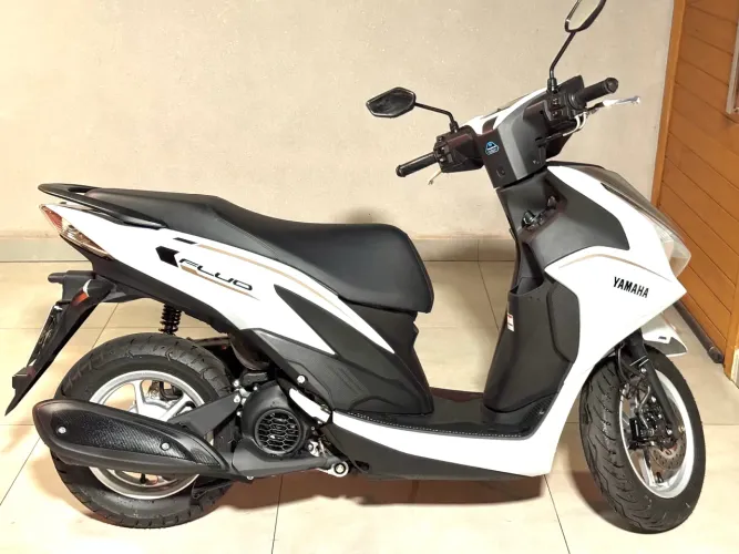 Yamaha FLUO 125 Hibrid Conect 2026 (com 400 km)