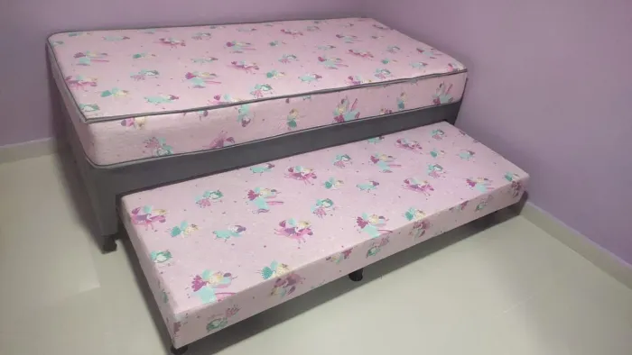 Cama infantil com cama auxiliar Frete grátis 