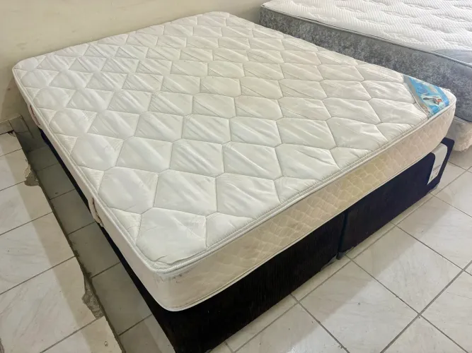 Cama box de casal Queen , cama Queen size 