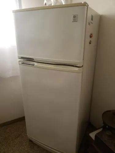 Vendo Geladeira Duplex Frost Free GE 410 litros