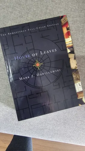 Vendo livro House of leaves