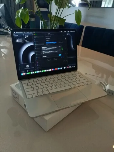 MacBook Neo 13 polegadas: Chip A18 pro 512GB - Prateado.