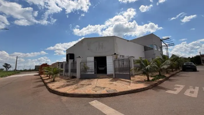 GALPÃO 200M² COM BANHEIROS E SALAS CLIMATIZADOS NO RESIDENCIAL BELA GOIANIA