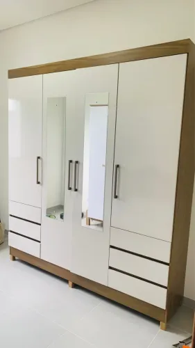 Vendo guarda-roupa casal semi novo (2 meses de uso). Sem qualquer avaria.