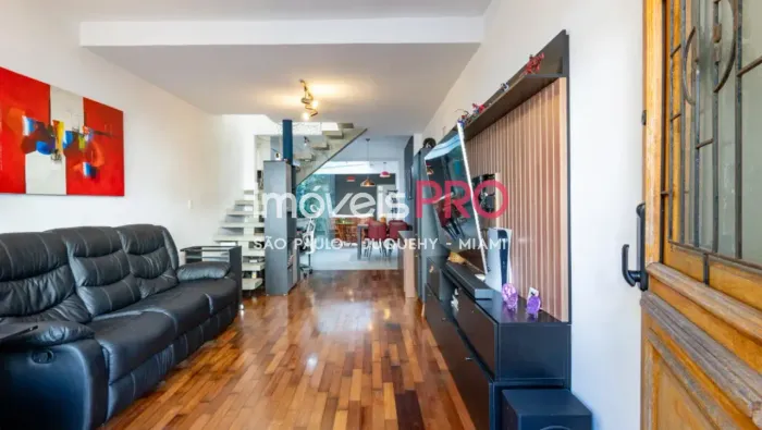 Linda casinha de vila no Campo Belo !