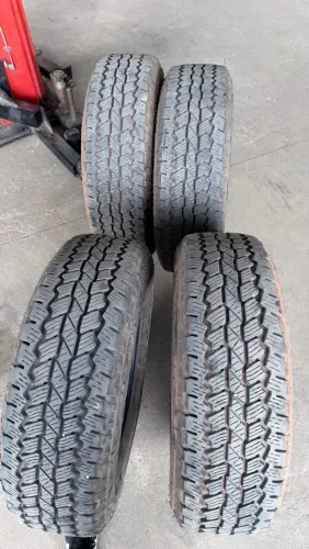 4 Pneus Bridgestone 255/70r17