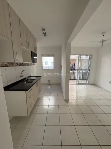 Apartamento no Varandas do Japi com vaga coberta