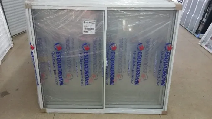 Janelas de promoção alumínio branca com vidro 1.0x1.0 a vista R$179,90