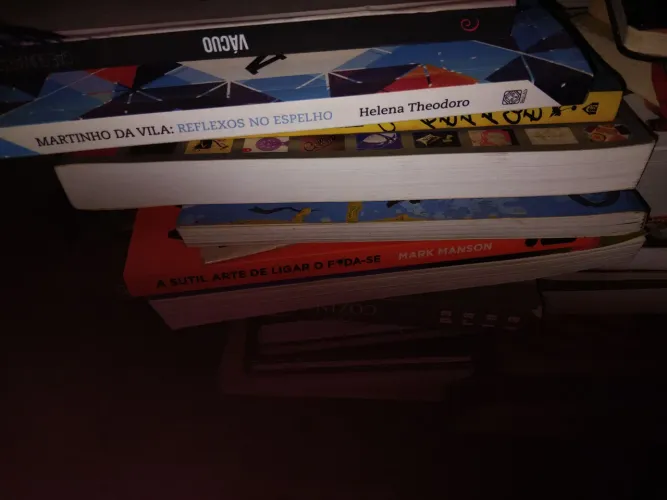 Livros de arte e esotéricos 