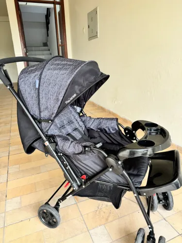 Carrinho + bebê conforto 