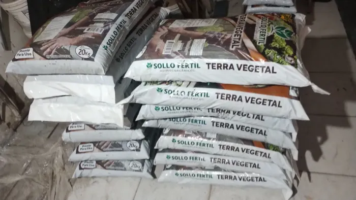 Produtos artesanais e importados jardinagem.