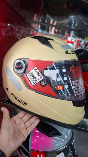 Capacete na promoção Ls2