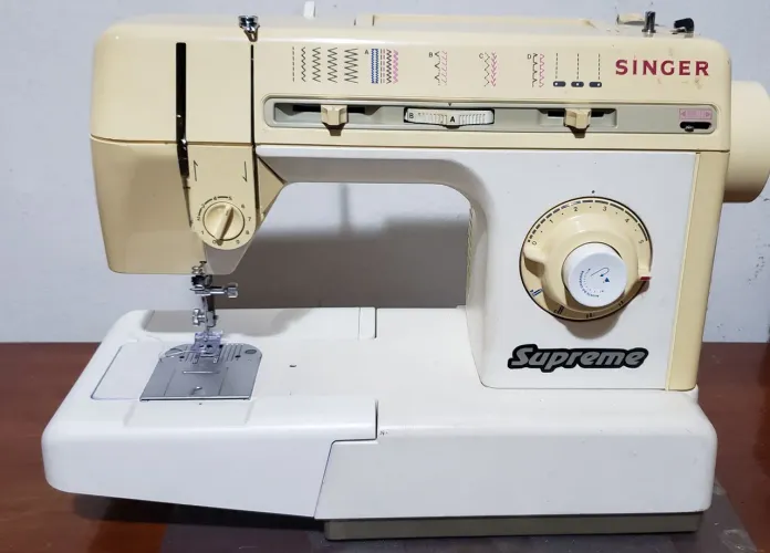 Máquina de costura Singer