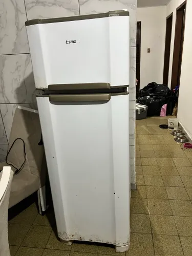 Vendo geladeira para hoje 