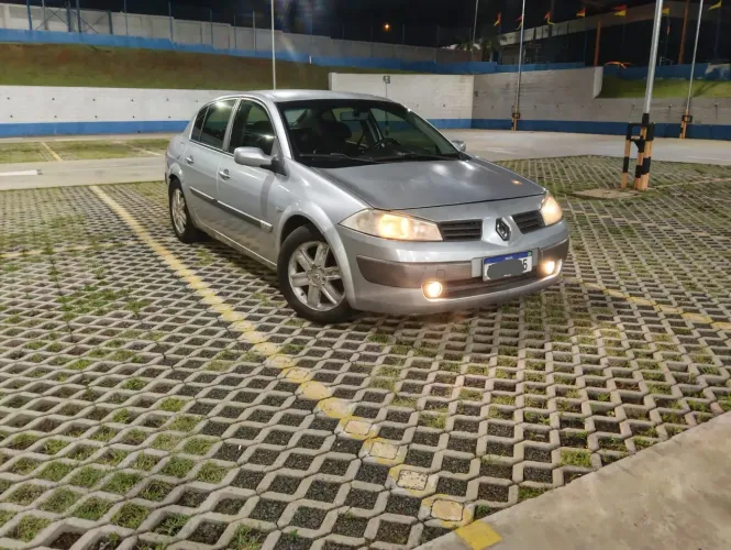 Renault Megane Sedan Dynamique 2.0 16V Aut. 2007