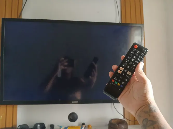Vendo uma TV funcionando tudo Só o display queimou 