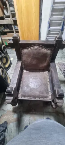 Conjunto de sofá. Um sofá de 3 lugares e duas poltronas de 2 lugares.