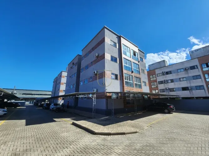 Apartamento semi mobiliado com 02 quartos Residencial Garden II
