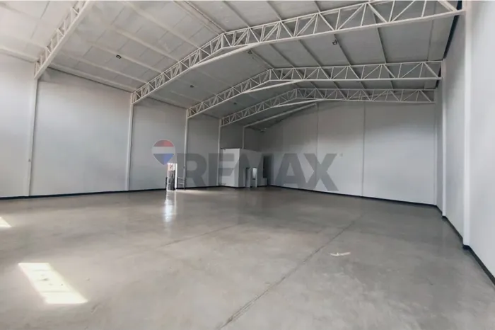 Galpão novo com 427m² no Jardim Planalto  próximo à Avenida T-9