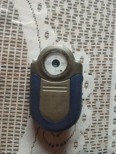 Mini Rádio portátil Coby CX-7