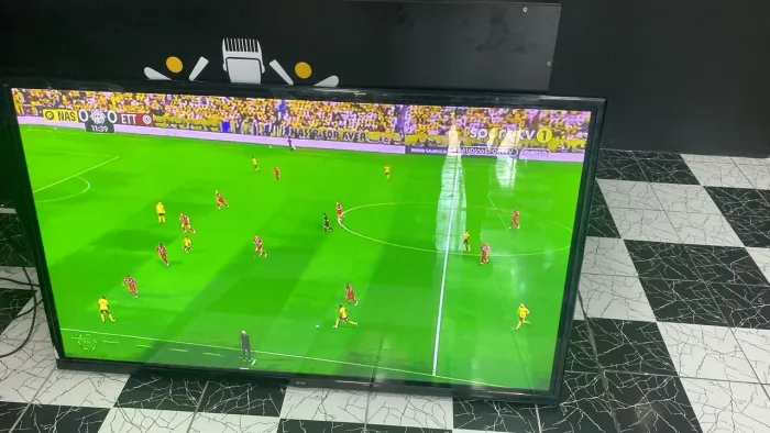 Vendo tv LG 65 polegadas top de linha em estado de nova obs não e smartv R$ 1950,00